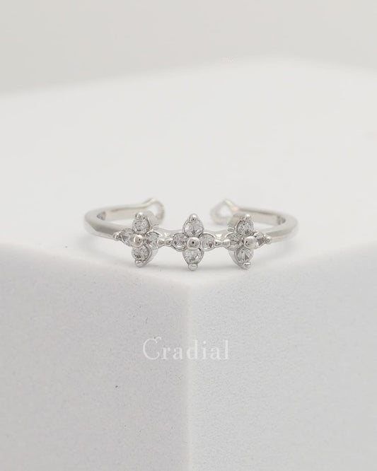 Tri Starlet Silver Ring