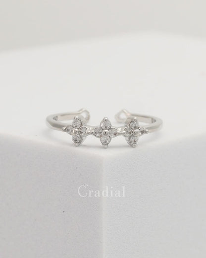 Tri Starlet Silver Ring