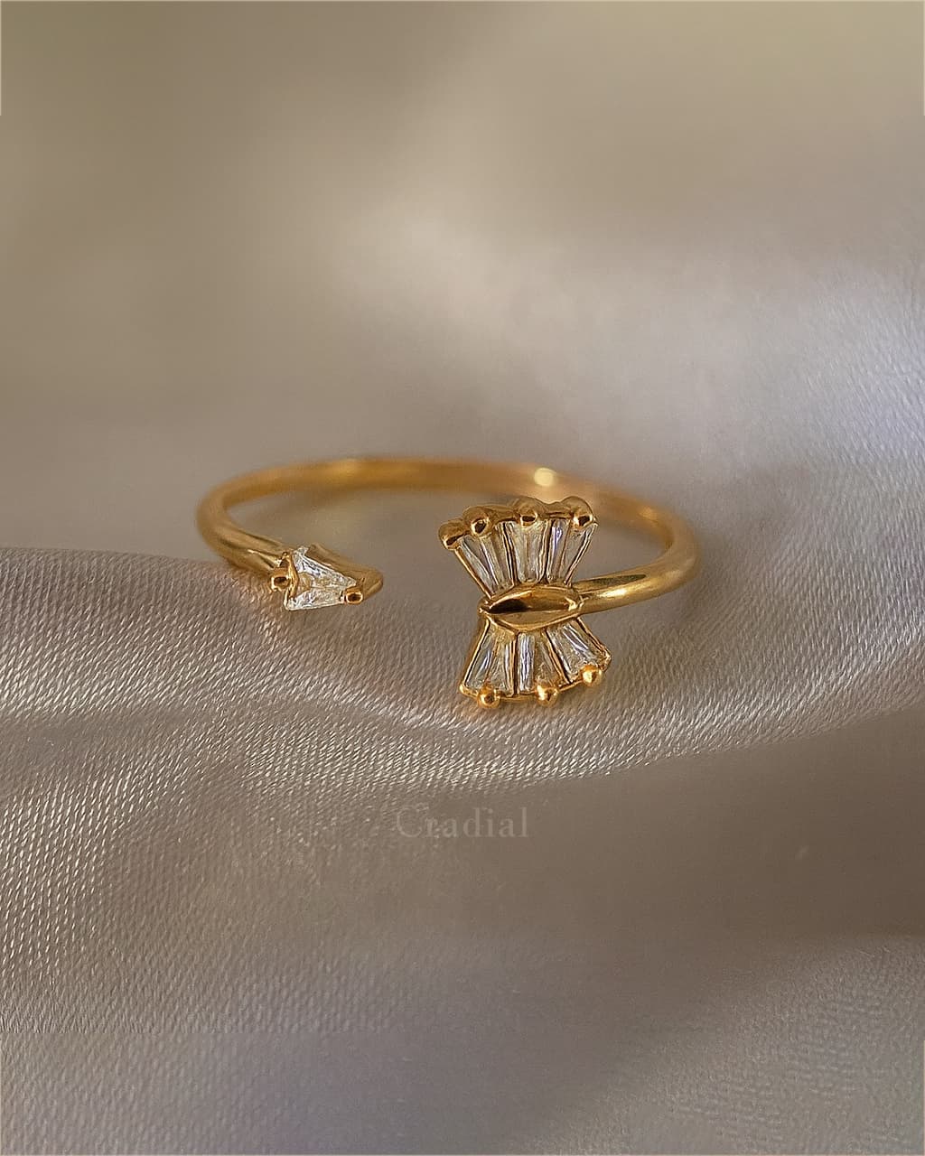 Flovia Gold Adjustable Ring