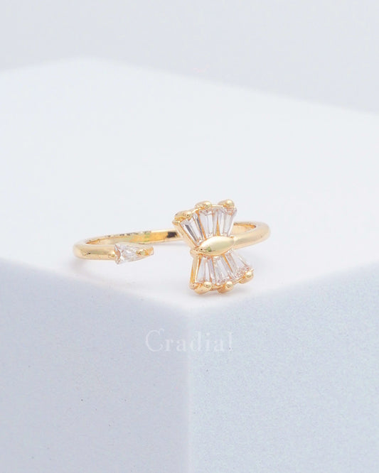 Flovia Gold Adjustable Ring