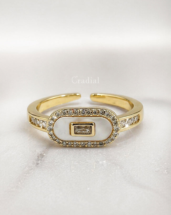 Baguelle Gold Ring