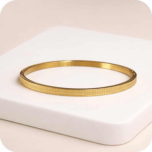 Elva Band Bangle
