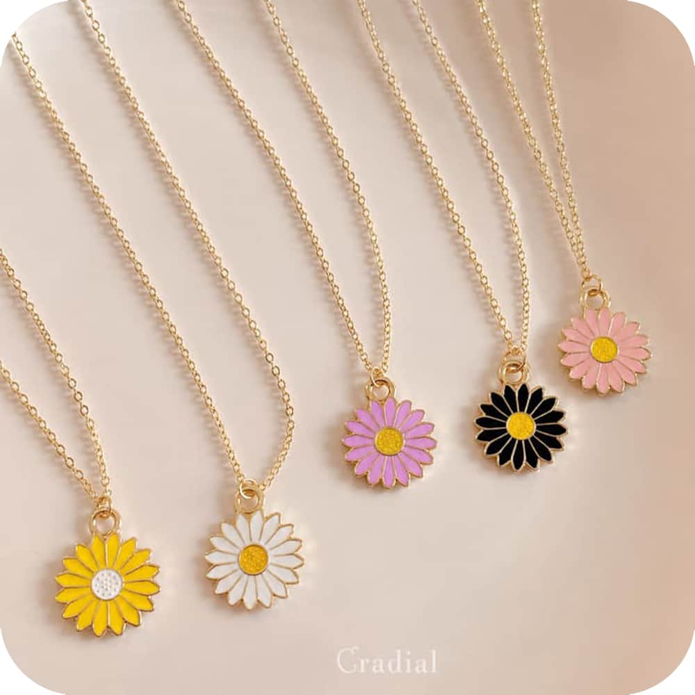 Daisy Charm Necklace
