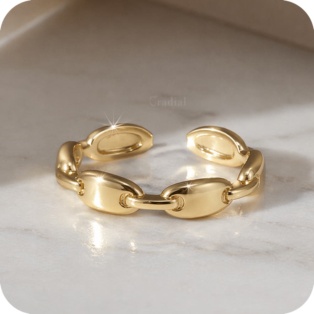 Ovalink Gold Ring