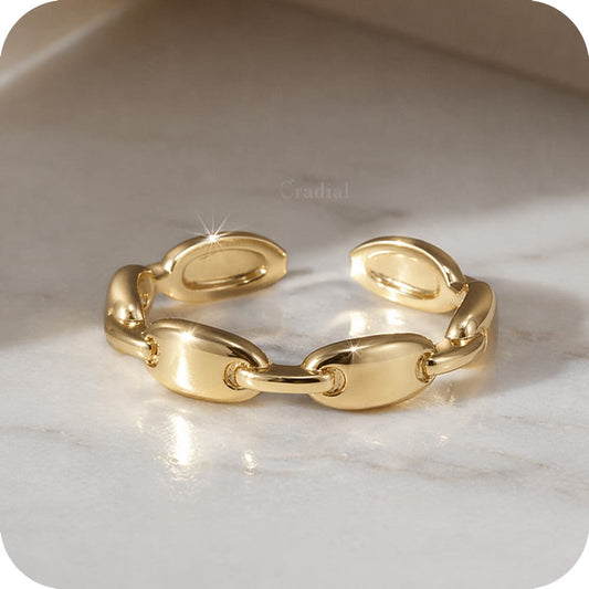 Ovalink Gold Ring