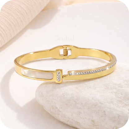 Strivelle Bangle