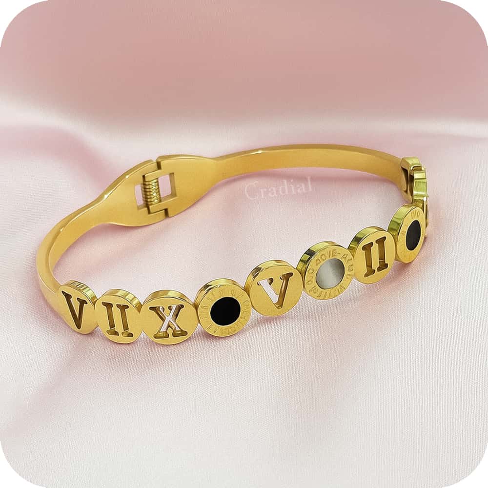 Time Kiss Gold Bangle