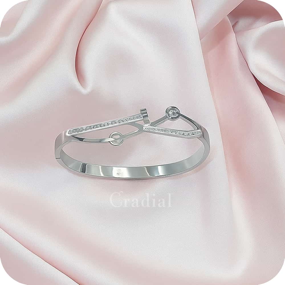 Bolt Knot Silver Bangle