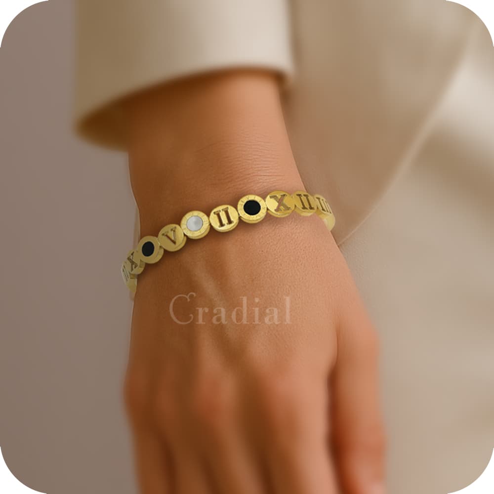 Time Kiss Gold Bangle