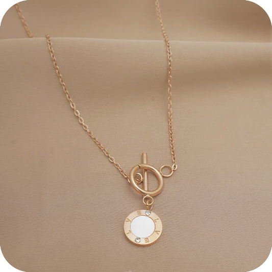 Classy Pendulum Necklace